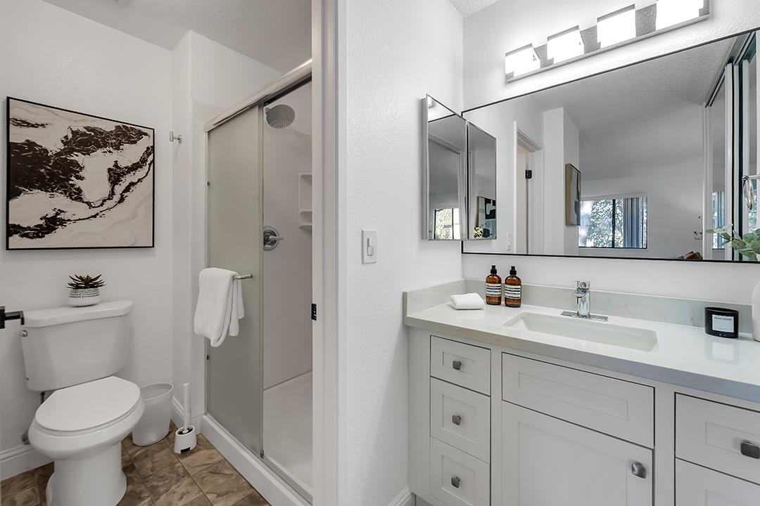 Detail Gallery Image 8 of 18 For 1913 La Terrace Cir, San Jose,  CA 95123 - 2 Beds | 2 Baths