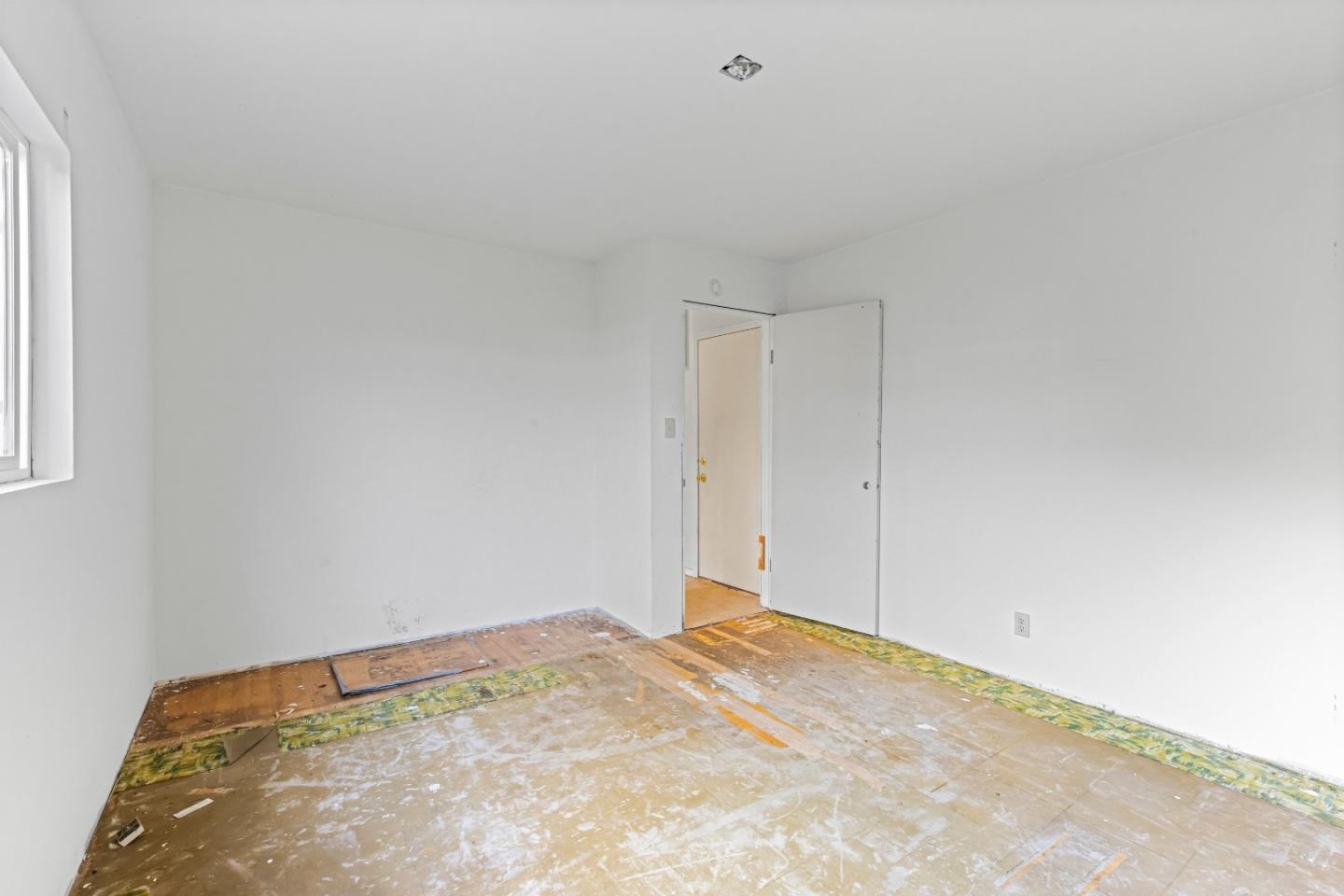 Detail Gallery Image 22 of 45 For 2178 Ashwood Ln, San Jose,  CA 95132 - 5 Beds | 2/1 Baths