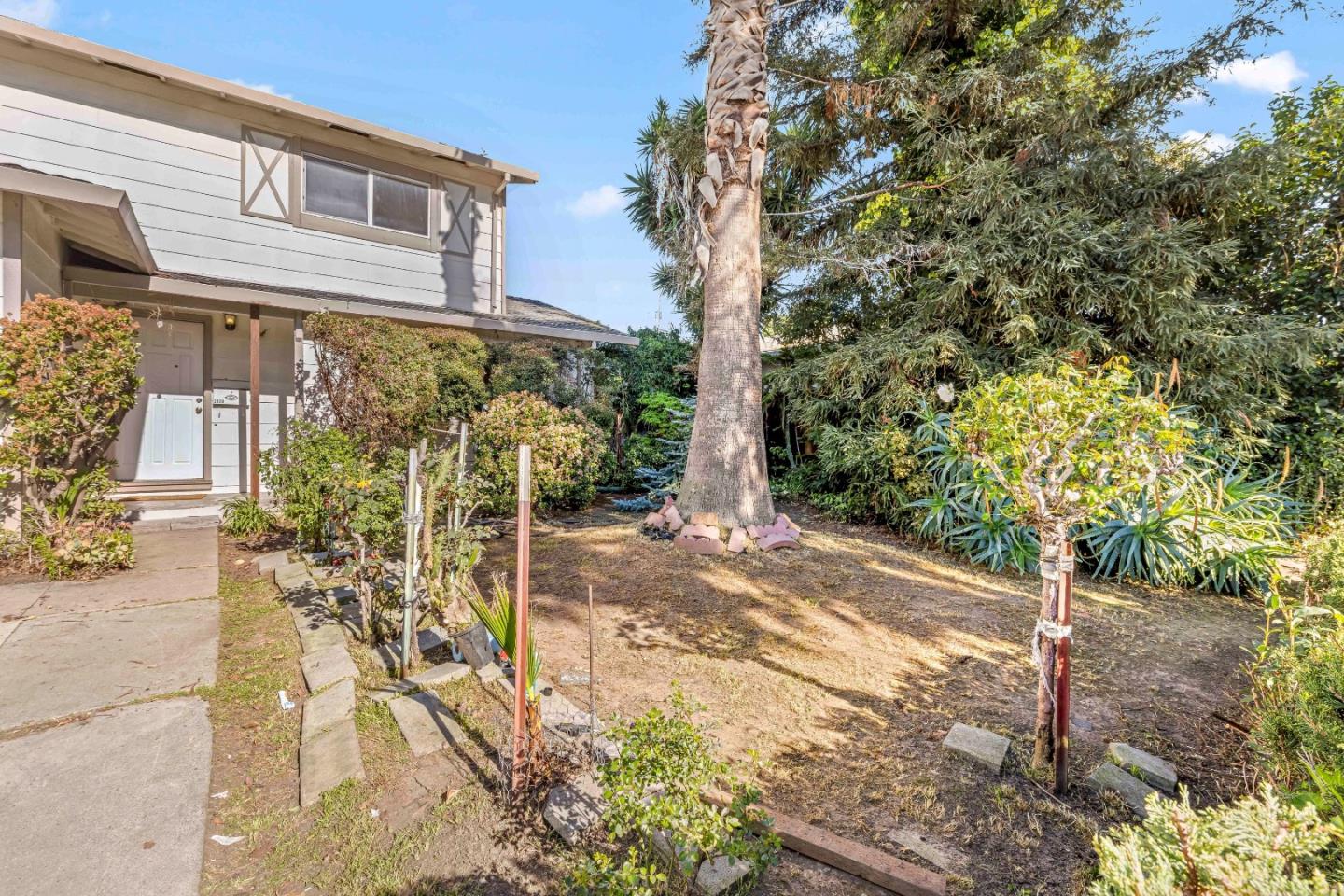 Detail Gallery Image 3 of 45 For 2178 Ashwood Ln, San Jose,  CA 95132 - 5 Beds | 2/1 Baths