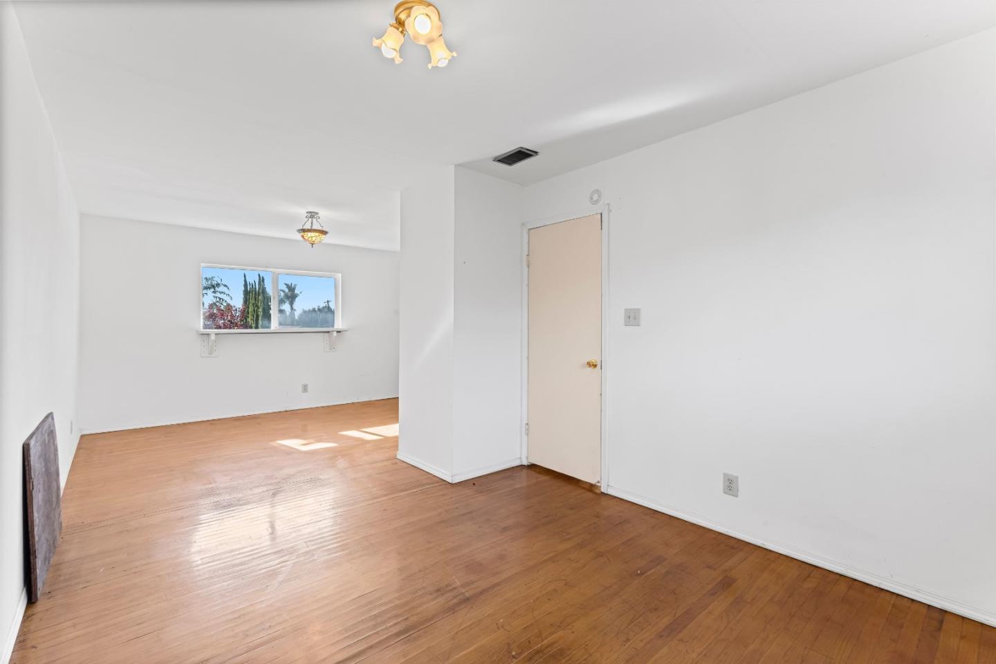 Detail Gallery Image 30 of 45 For 2178 Ashwood Ln, San Jose,  CA 95132 - 5 Beds | 2/1 Baths