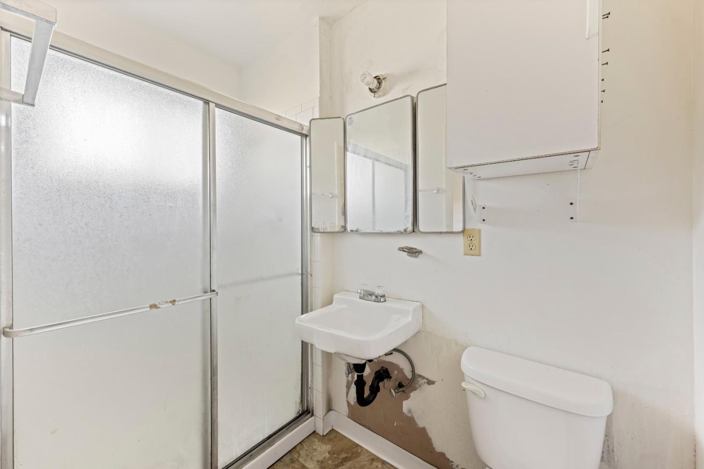 Detail Gallery Image 34 of 45 For 2178 Ashwood Ln, San Jose,  CA 95132 - 5 Beds | 2/1 Baths