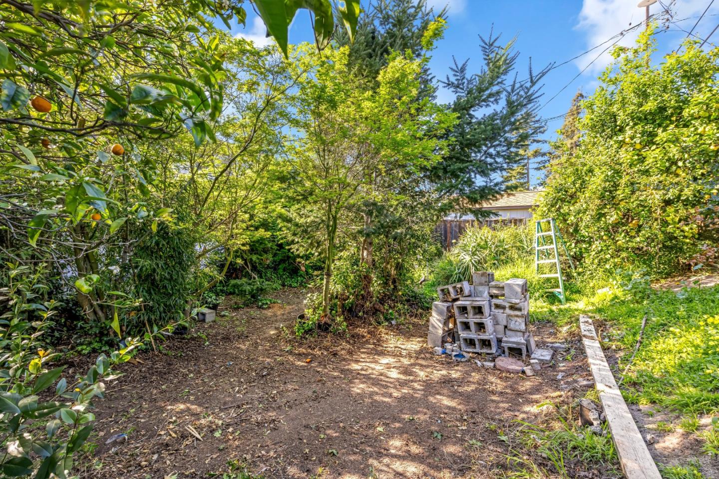 Detail Gallery Image 40 of 45 For 2178 Ashwood Ln, San Jose,  CA 95132 - 5 Beds | 2/1 Baths