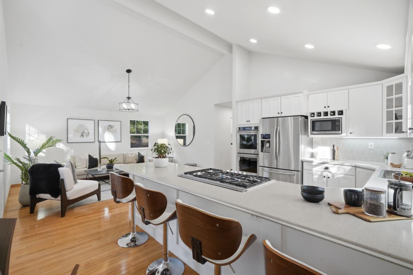 Detail Gallery Image 16 of 52 For 750 Los Robles Ave, Palo Alto,  CA 94306 - 3 Beds | 2 Baths