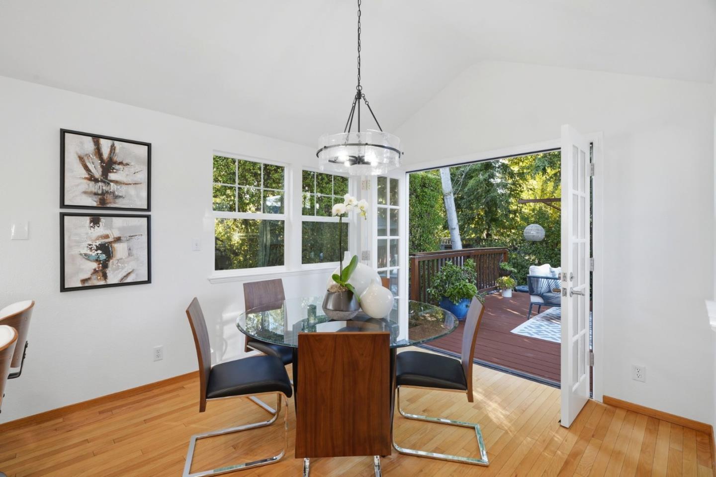 Detail Gallery Image 19 of 52 For 750 Los Robles Ave, Palo Alto,  CA 94306 - 3 Beds | 2 Baths