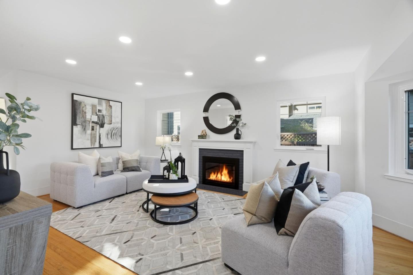 Detail Gallery Image 2 of 52 For 750 Los Robles Ave, Palo Alto,  CA 94306 - 3 Beds | 2 Baths