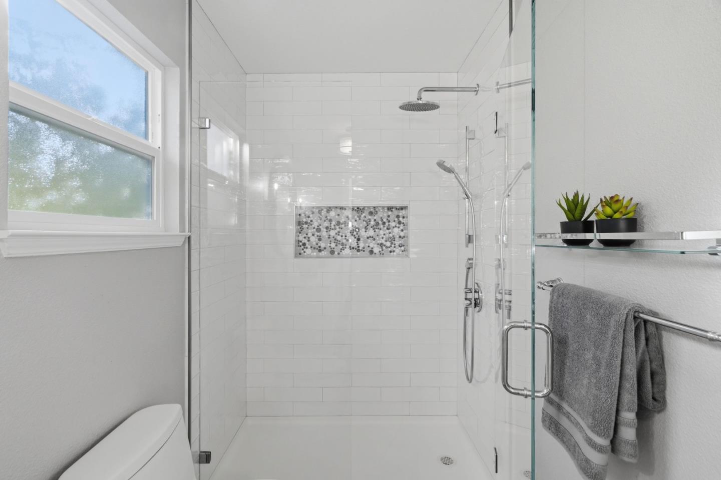 Detail Gallery Image 25 of 52 For 750 Los Robles Ave, Palo Alto,  CA 94306 - 3 Beds | 2 Baths