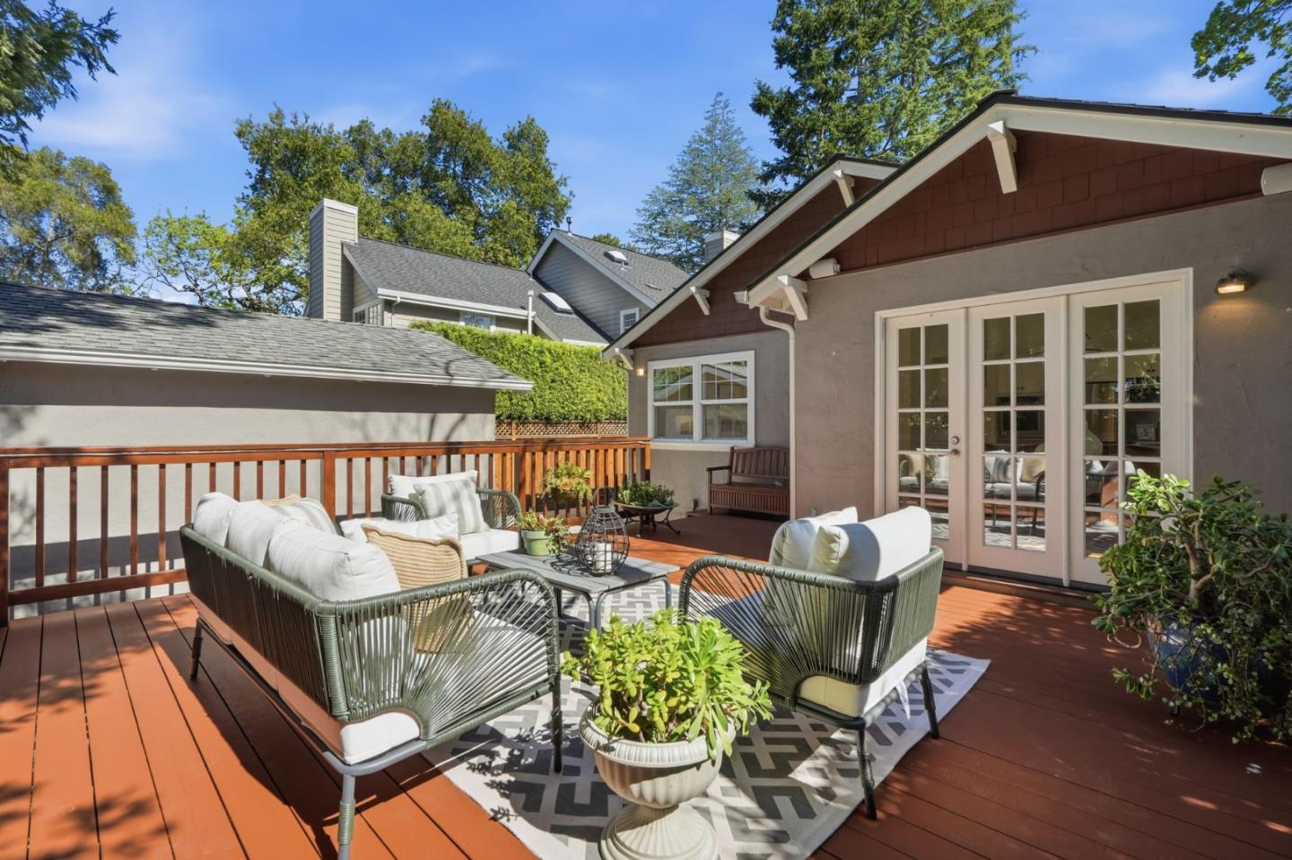 Detail Gallery Image 34 of 52 For 750 Los Robles Ave, Palo Alto,  CA 94306 - 3 Beds | 2 Baths