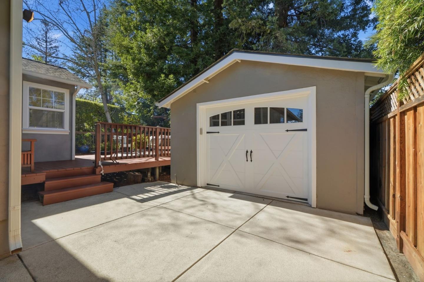 Detail Gallery Image 37 of 52 For 750 Los Robles Ave, Palo Alto,  CA 94306 - 3 Beds | 2 Baths