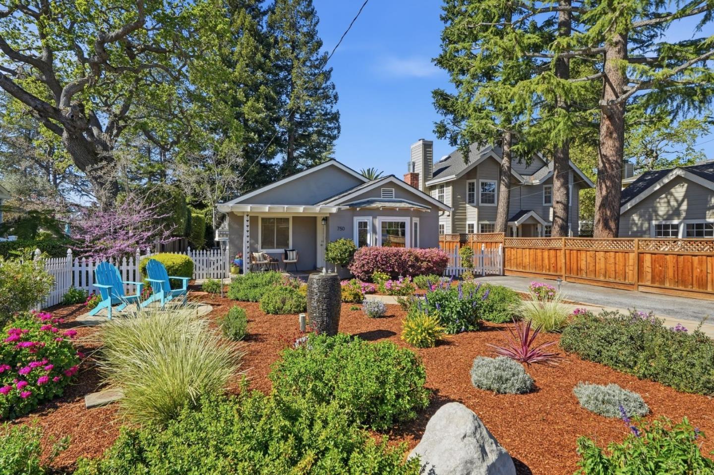 Detail Gallery Image 42 of 52 For 750 Los Robles Ave, Palo Alto,  CA 94306 - 3 Beds | 2 Baths