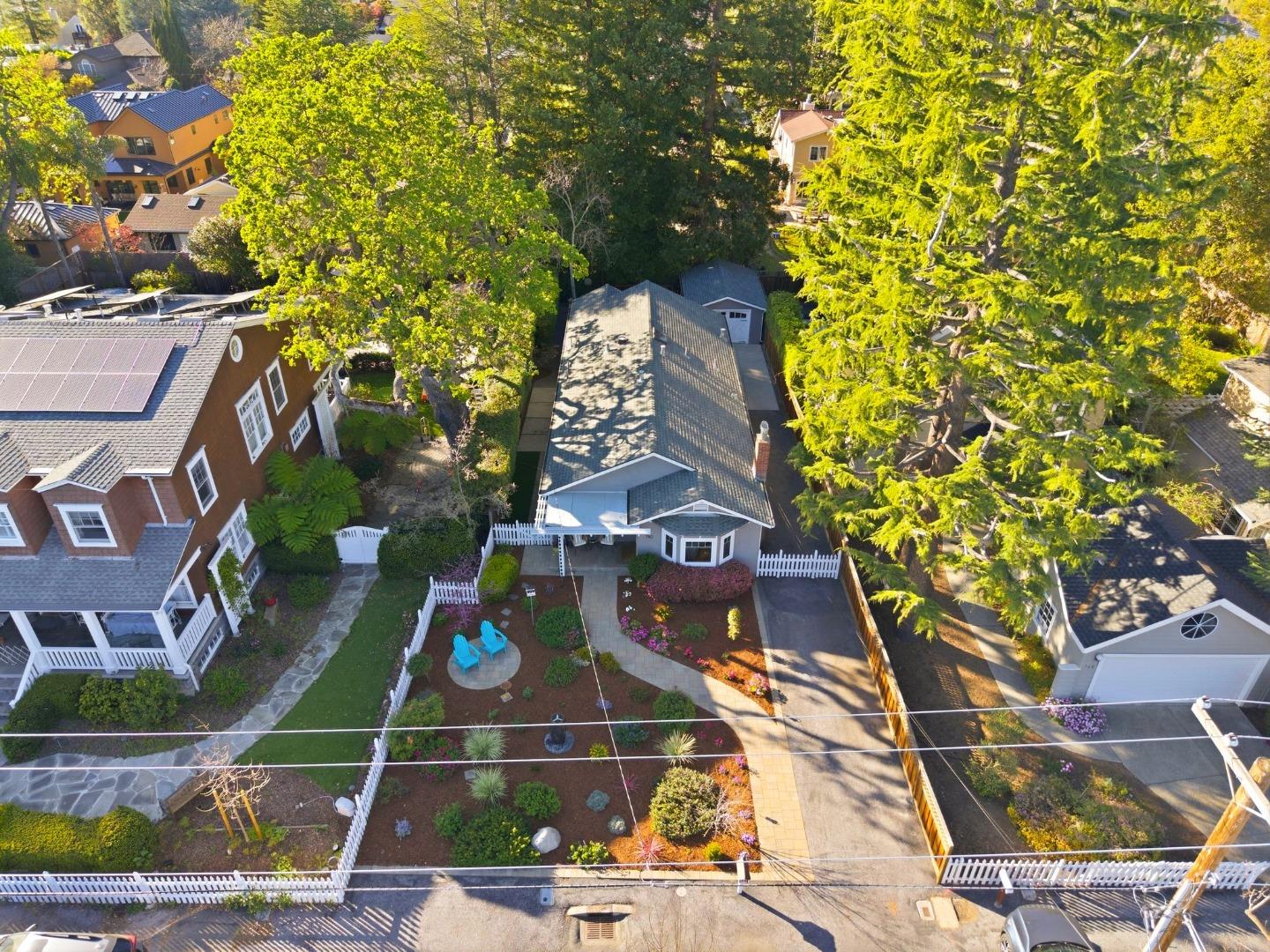 Detail Gallery Image 44 of 52 For 750 Los Robles Ave, Palo Alto,  CA 94306 - 3 Beds | 2 Baths