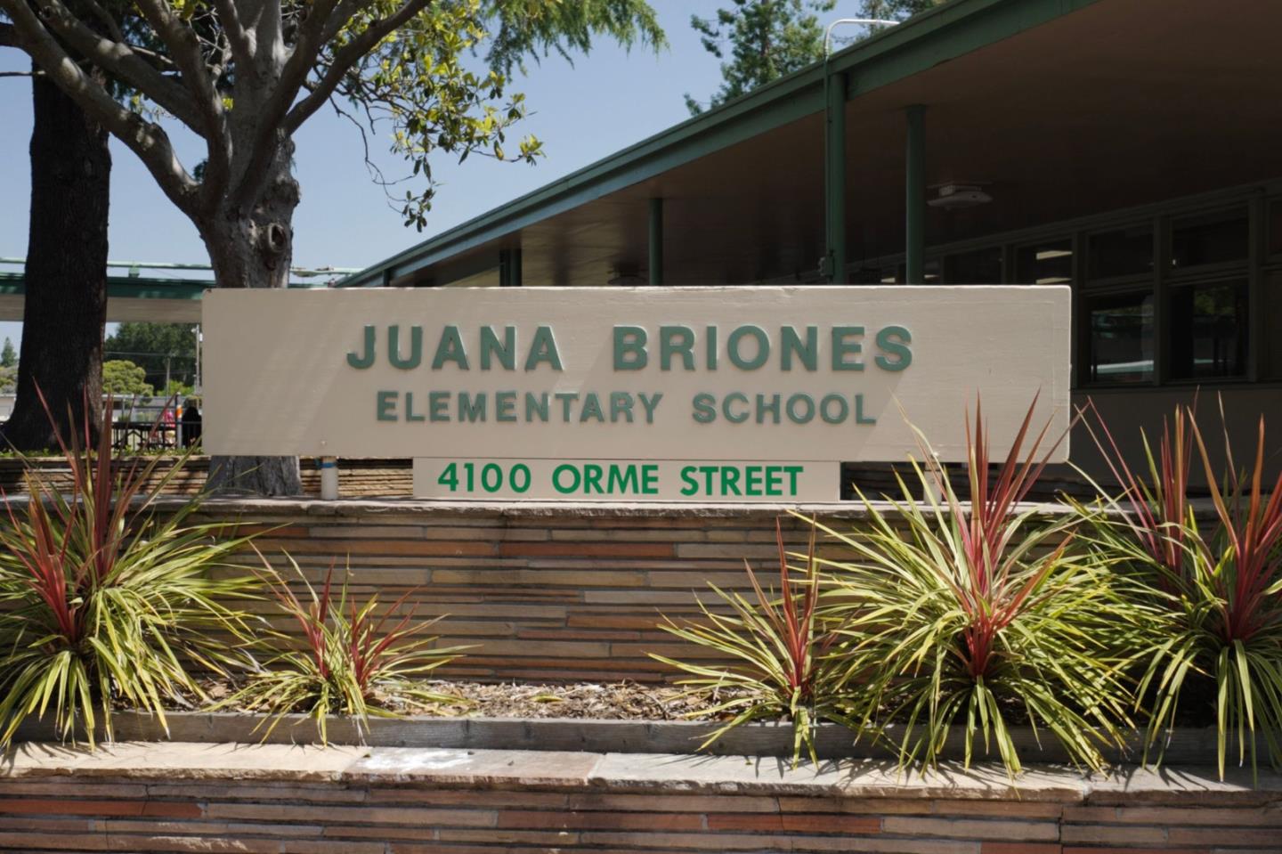 Detail Gallery Image 48 of 52 For 750 Los Robles Ave, Palo Alto,  CA 94306 - 3 Beds | 2 Baths