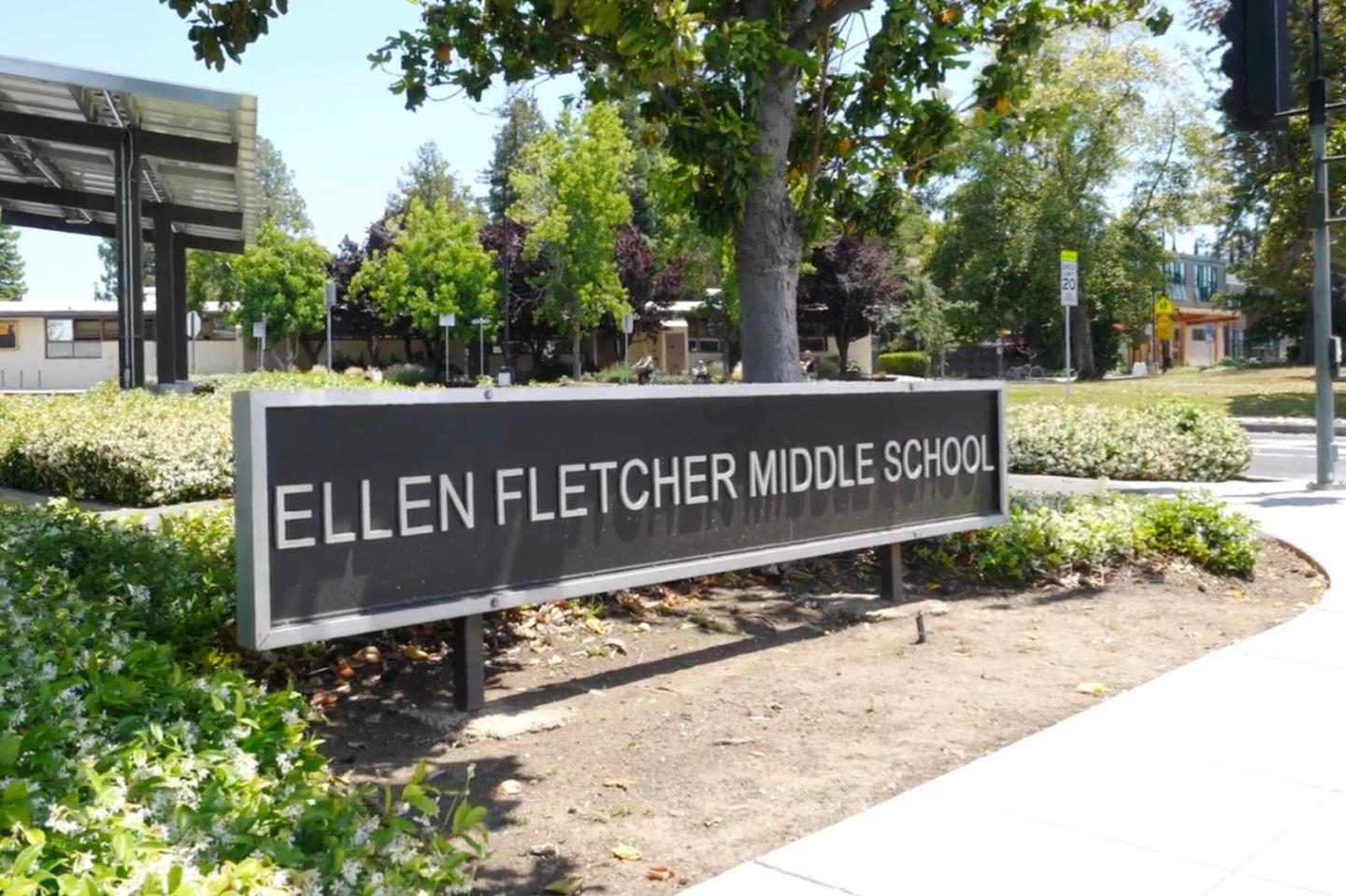 Detail Gallery Image 49 of 52 For 750 Los Robles Ave, Palo Alto,  CA 94306 - 3 Beds | 2 Baths