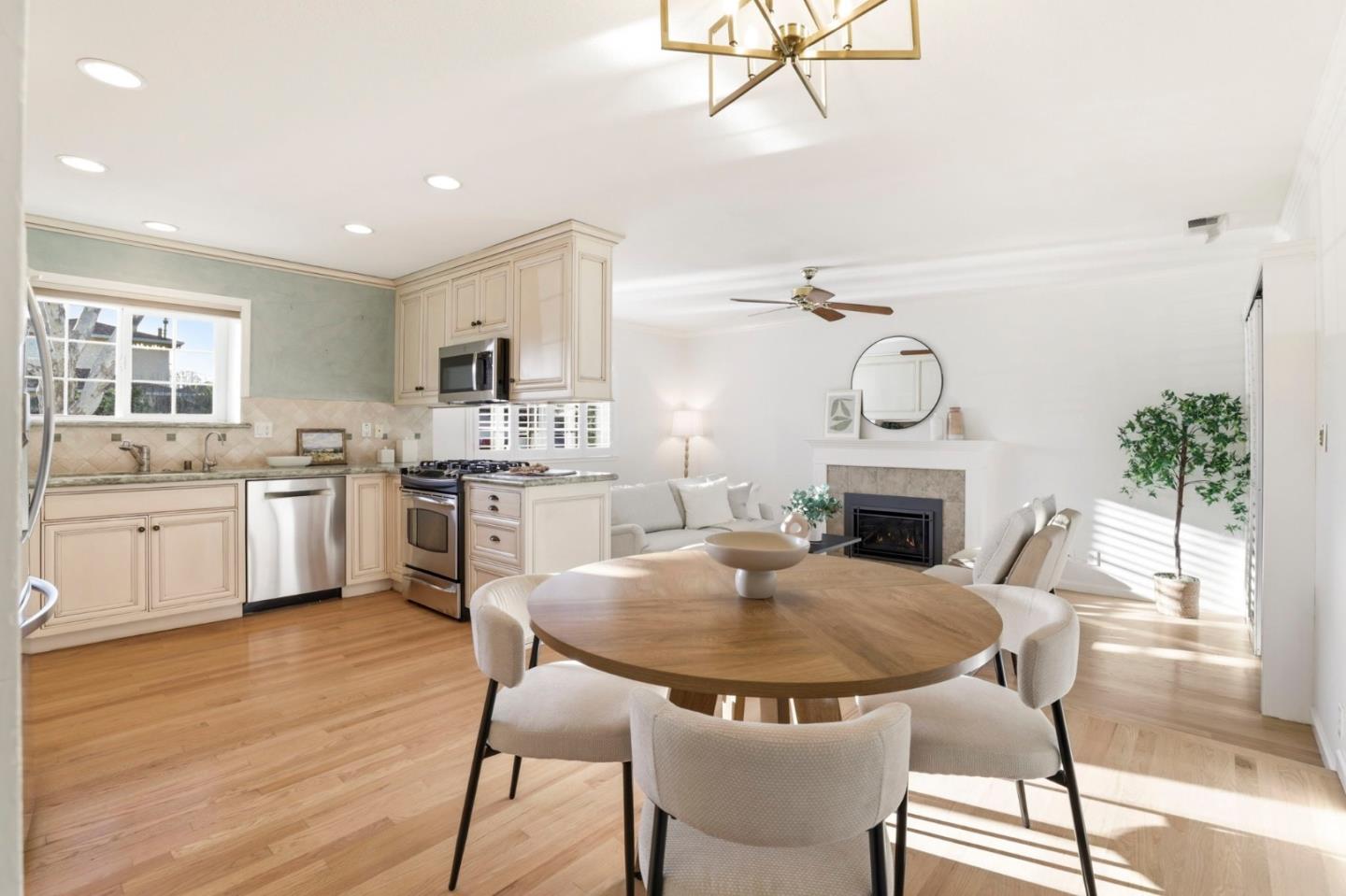 Detail Gallery Image 10 of 44 For 1375 Colleen Way, Campbell,  CA 95008 - 4 Beds | 2 Baths