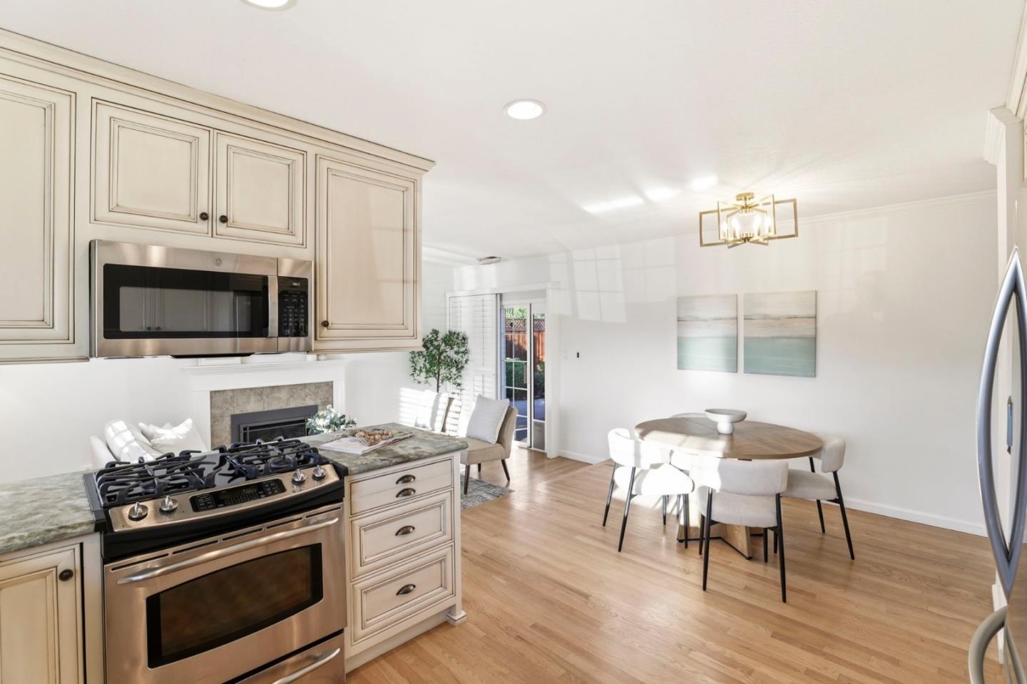 Detail Gallery Image 16 of 44 For 1375 Colleen Way, Campbell,  CA 95008 - 4 Beds | 2 Baths