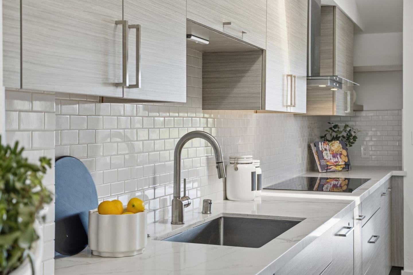 Detail Gallery Image 10 of 29 For 685 High St 5a,  Palo Alto,  CA 94301 - 2 Beds | 2/1 Baths