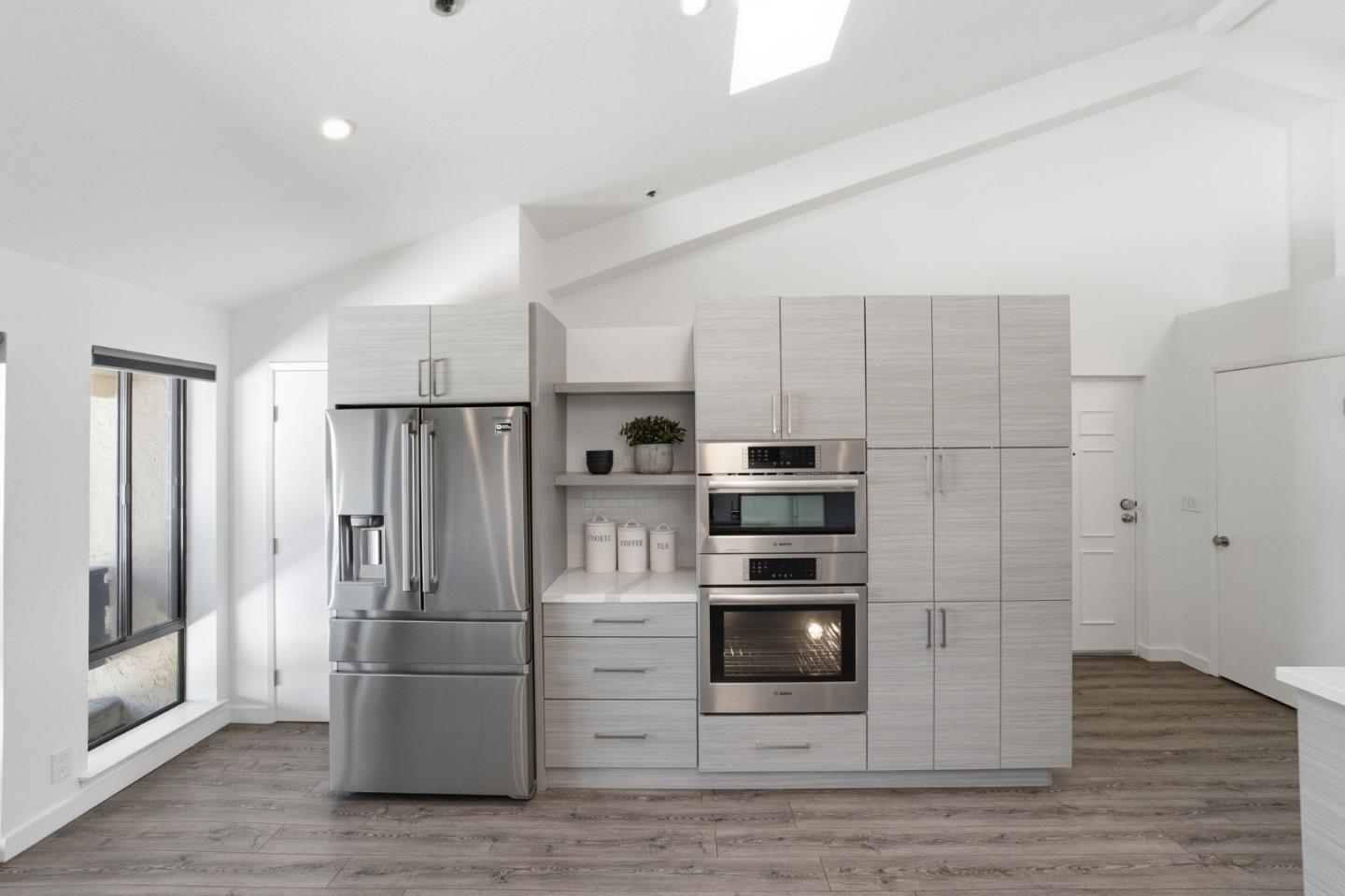 Detail Gallery Image 11 of 29 For 685 High St 5a,  Palo Alto,  CA 94301 - 2 Beds | 2/1 Baths