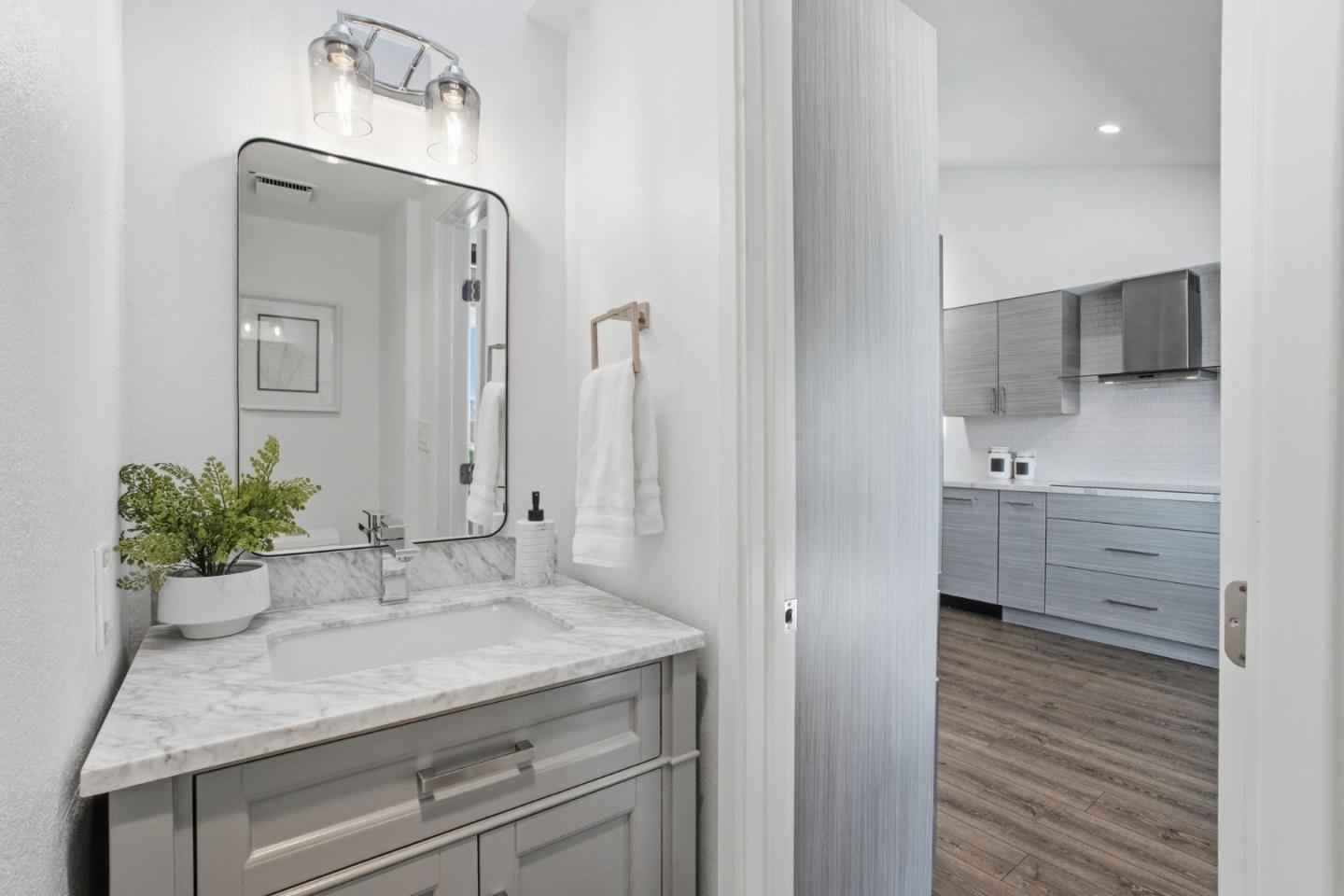 Detail Gallery Image 12 of 29 For 685 High St 5a,  Palo Alto,  CA 94301 - 2 Beds | 2/1 Baths