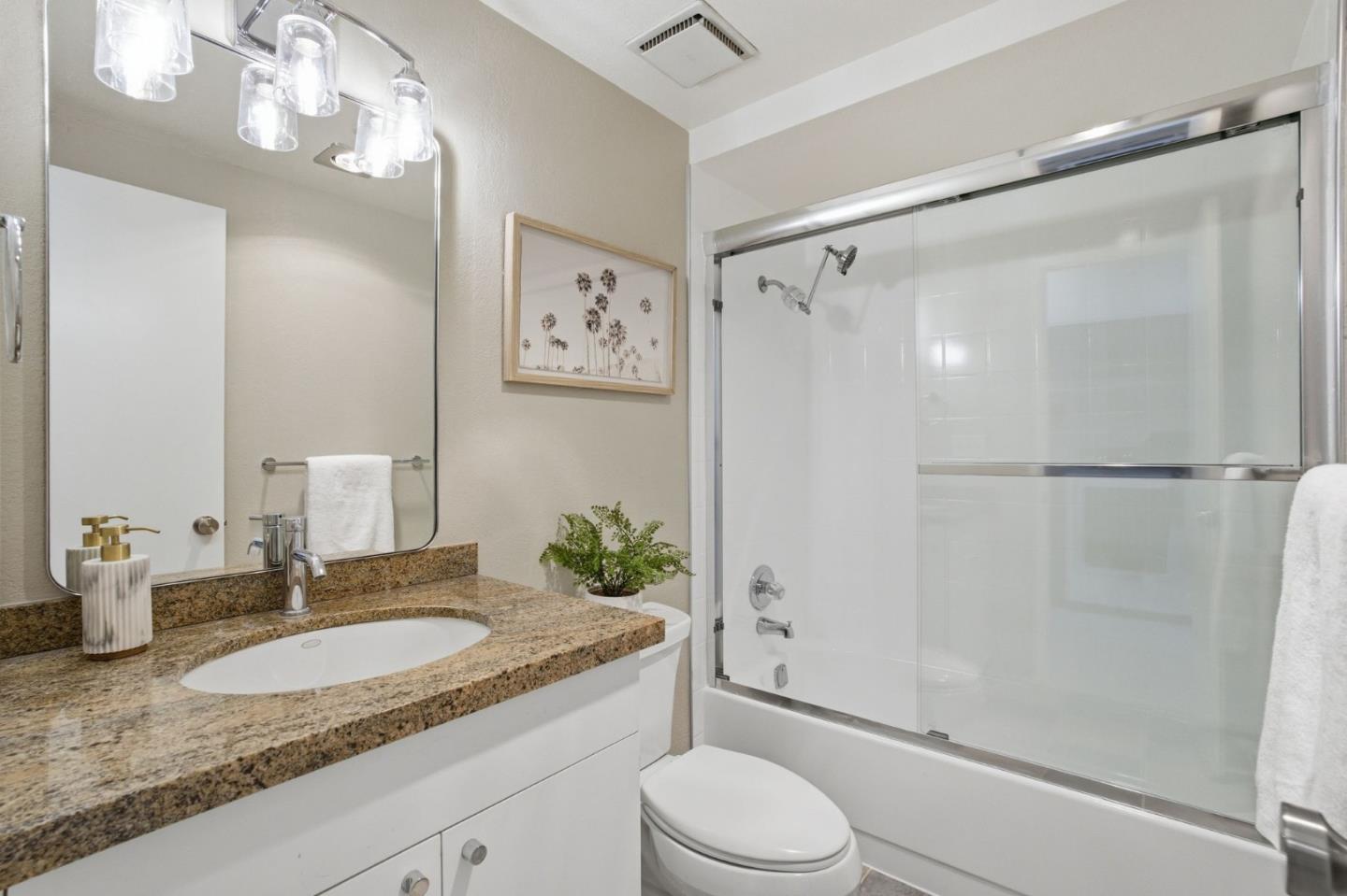 Detail Gallery Image 16 of 29 For 685 High St 5a,  Palo Alto,  CA 94301 - 2 Beds | 2/1 Baths