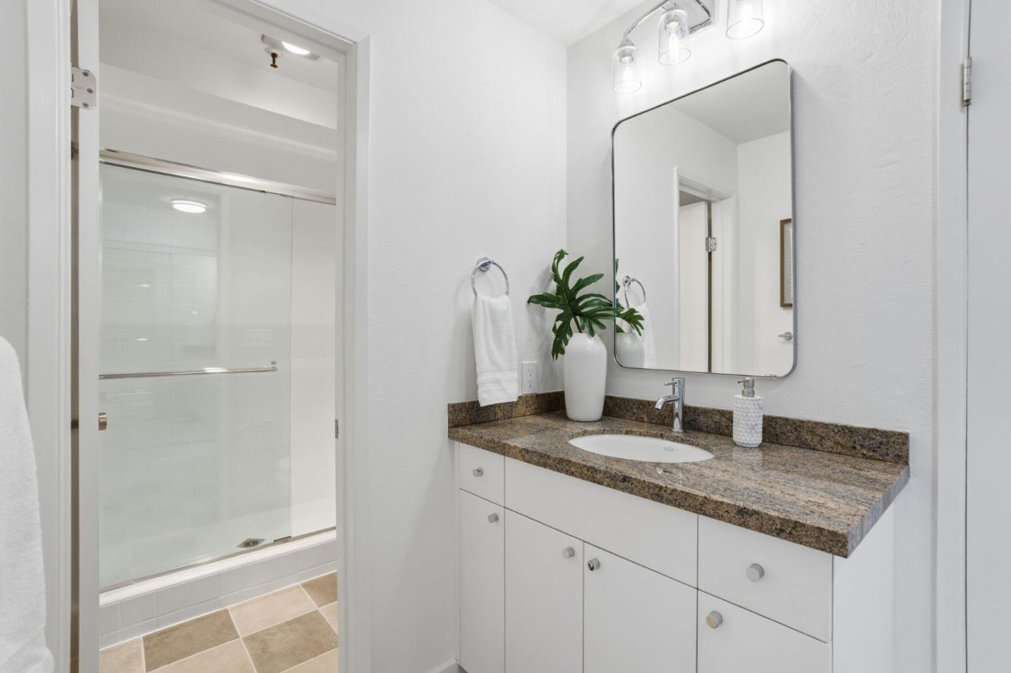 Detail Gallery Image 20 of 29 For 685 High St 5a,  Palo Alto,  CA 94301 - 2 Beds | 2/1 Baths