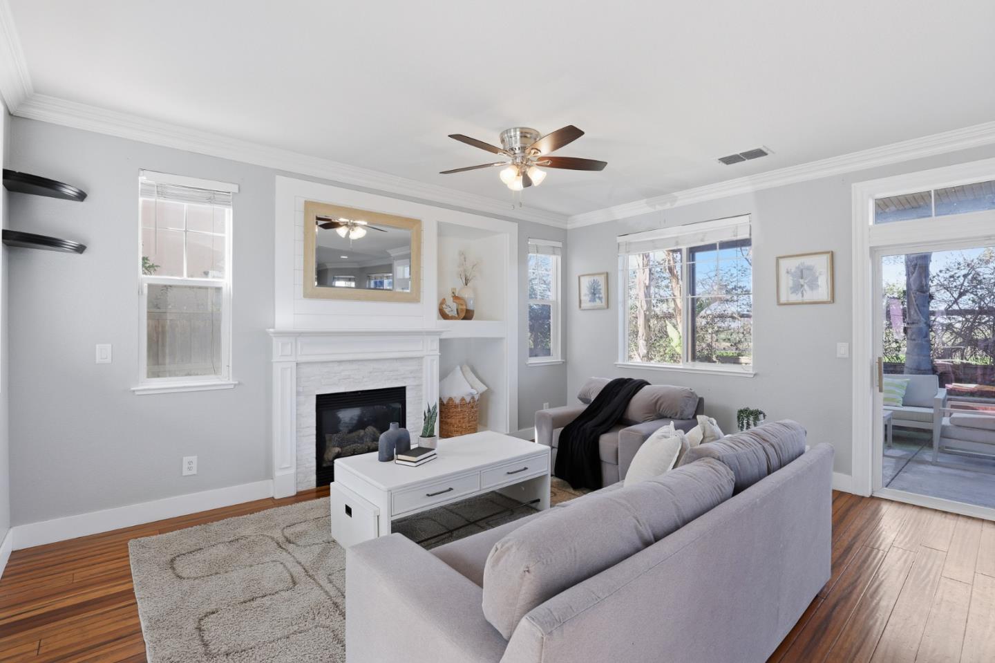 Detail Gallery Image 11 of 43 For 609 Rockspray Cir, Pittsburg,  CA 94565 - 4 Beds | 2/1 Baths