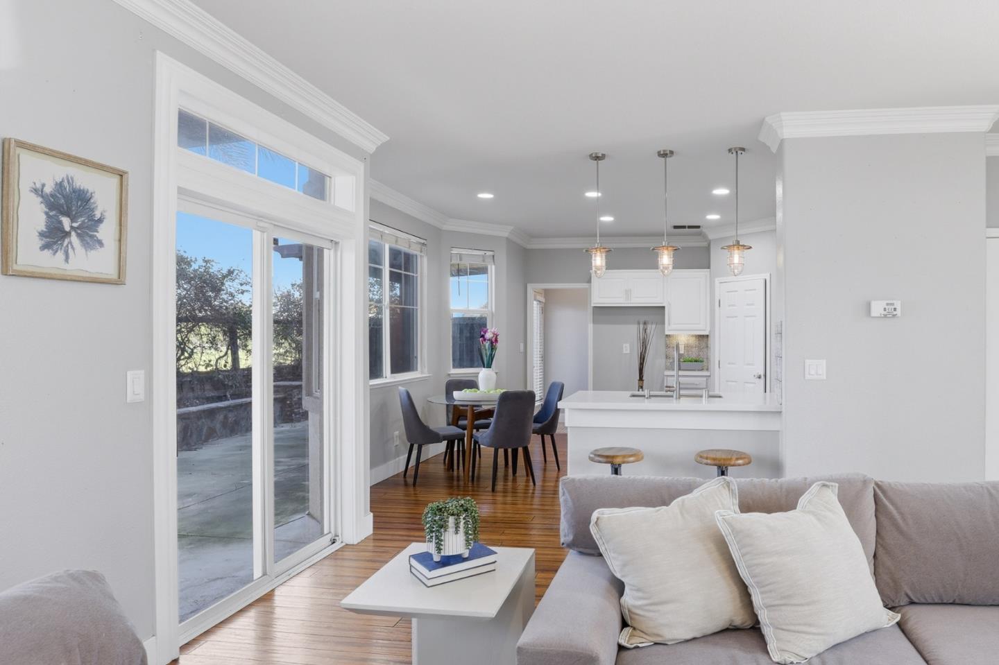 Detail Gallery Image 13 of 43 For 609 Rockspray Cir, Pittsburg,  CA 94565 - 4 Beds | 2/1 Baths