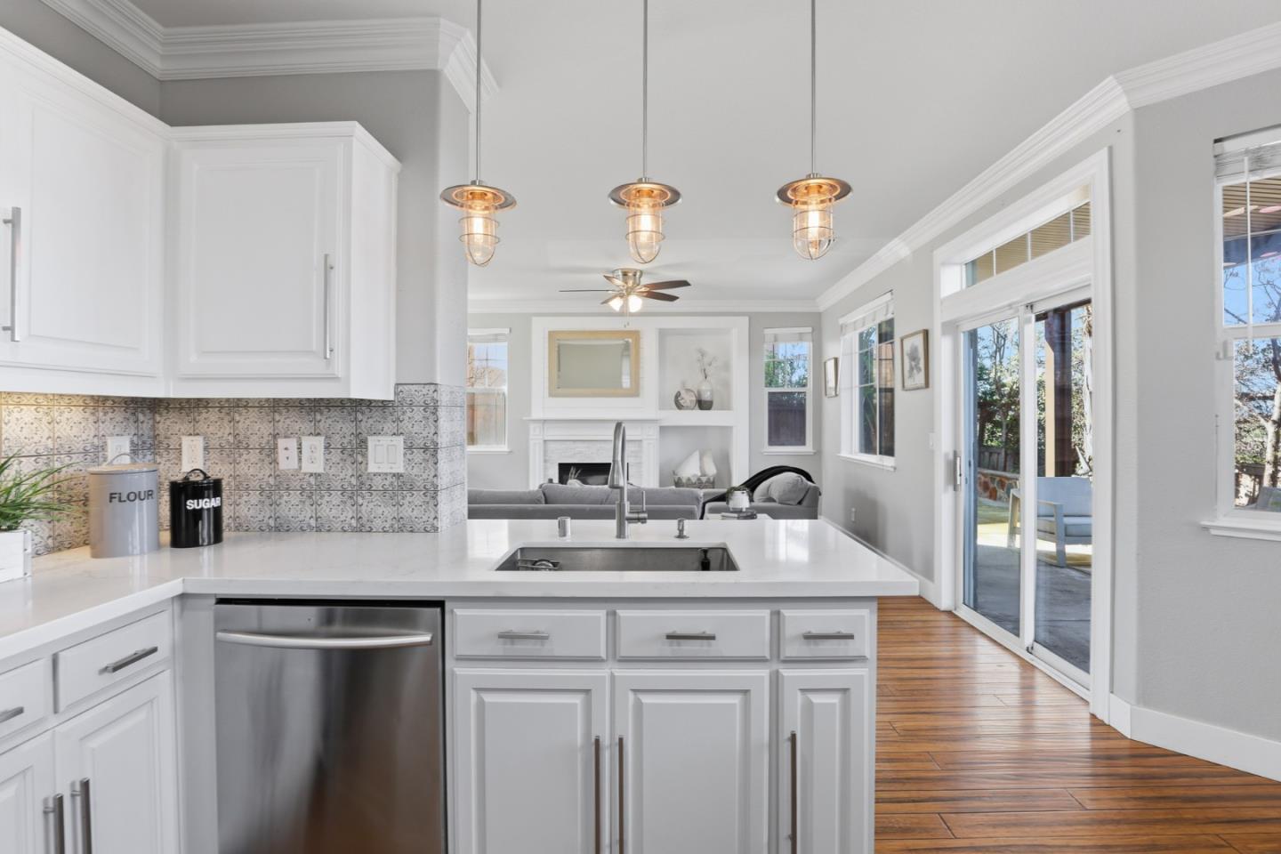 Detail Gallery Image 19 of 43 For 609 Rockspray Cir, Pittsburg,  CA 94565 - 4 Beds | 2/1 Baths