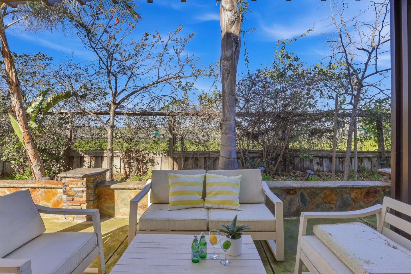 Detail Gallery Image 24 of 43 For 609 Rockspray Cir, Pittsburg,  CA 94565 - 4 Beds | 2/1 Baths