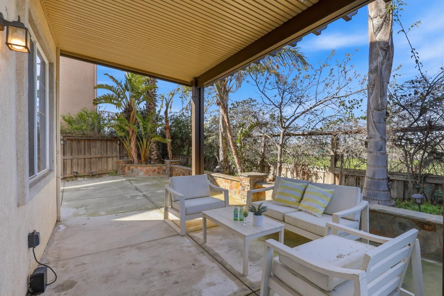 Detail Gallery Image 25 of 43 For 609 Rockspray Cir, Pittsburg,  CA 94565 - 4 Beds | 2/1 Baths