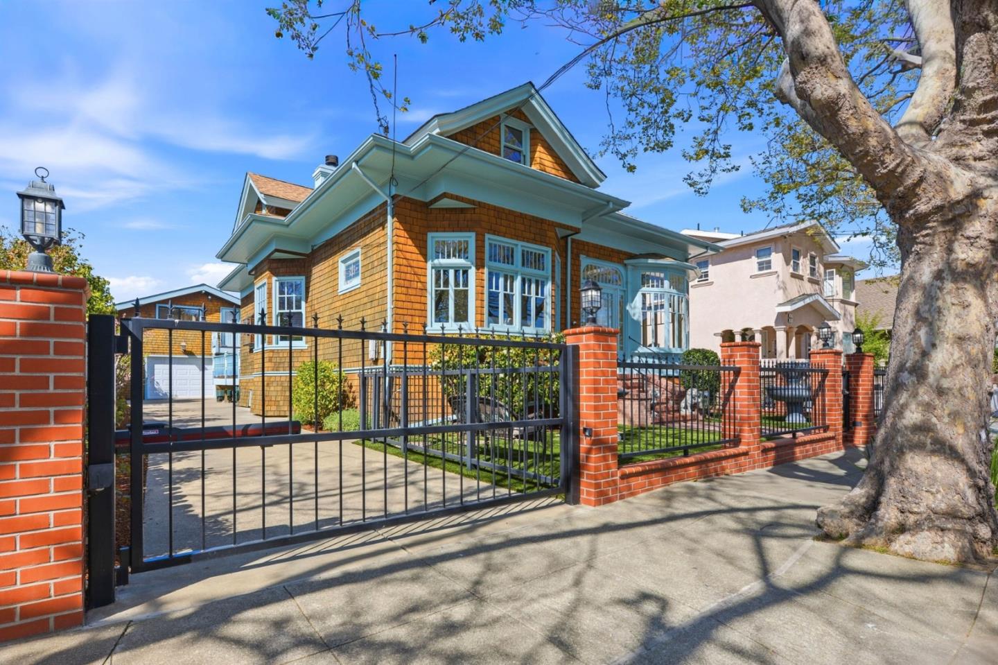 Detail Gallery Image 3 of 58 For 809 E 5th Ave, San Mateo,  CA 94402 - 3 Beds | 4 Baths