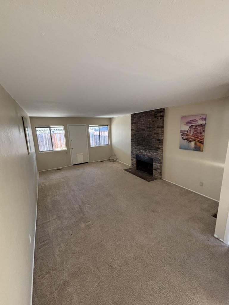 Detail Gallery Image 5 of 10 For 139 Alexander Ave, Redwood City,  CA 94061 - 2 Beds | 2 Baths