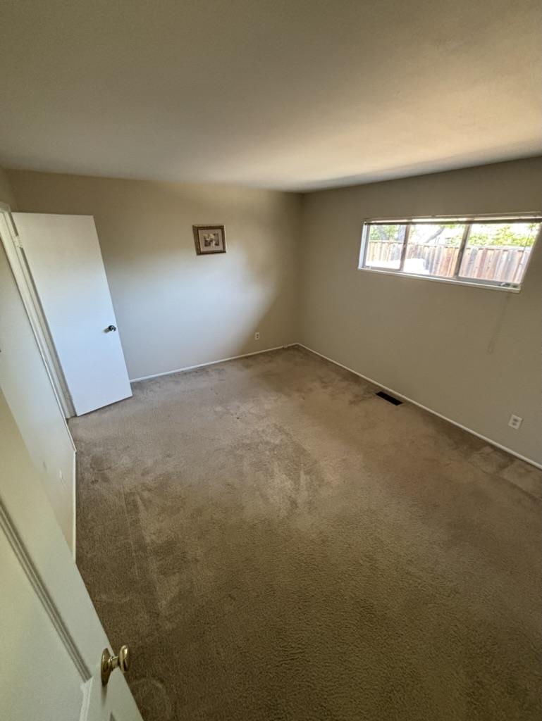 Detail Gallery Image 7 of 10 For 139 Alexander Ave, Redwood City,  CA 94061 - 2 Beds | 2 Baths