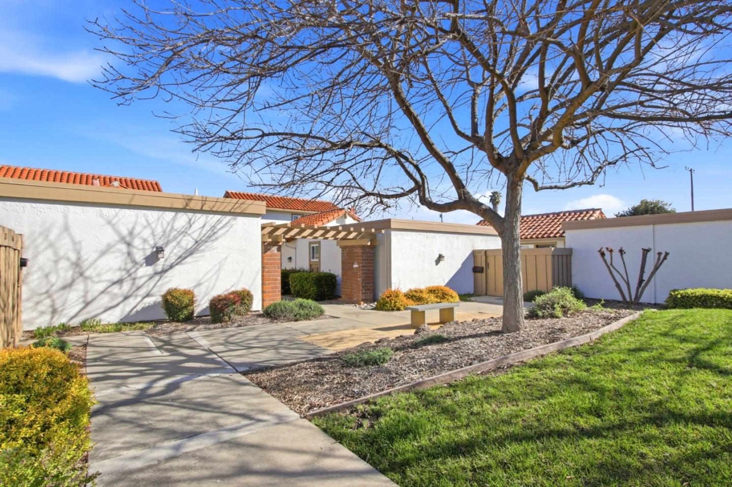 Detail Gallery Image 7 of 39 For 2955 Gala Ct, Santa Clara,  CA 95051 - 3 Beds | 2 Baths