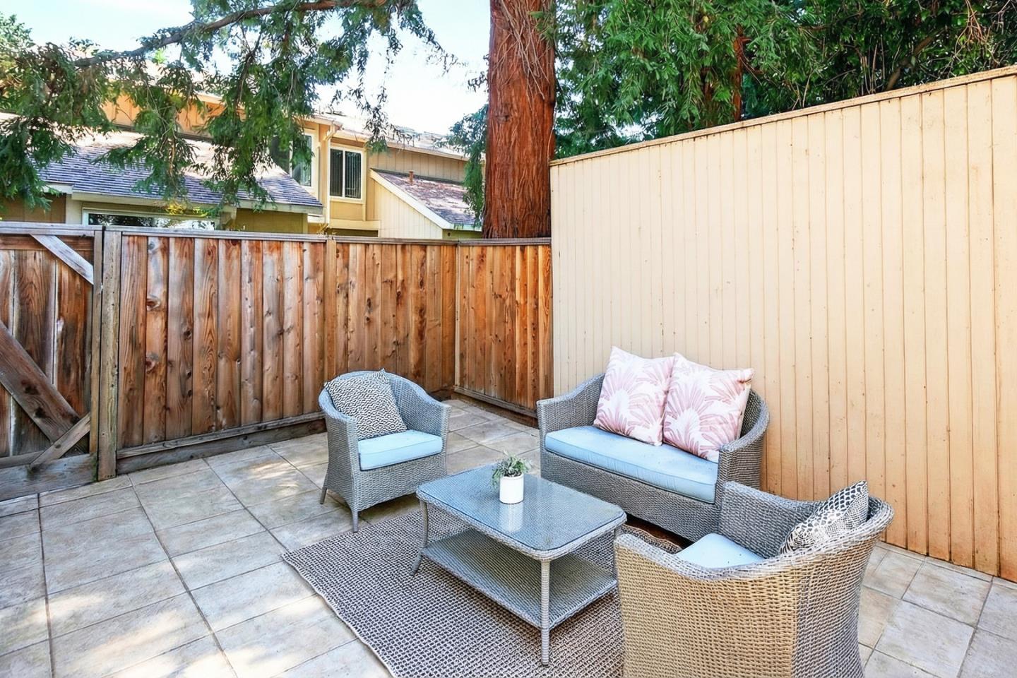 Detail Gallery Image 24 of 33 For 201 Flynn Ave #16,  Mountain View,  CA 94043 - 2 Beds | 2/1 Baths