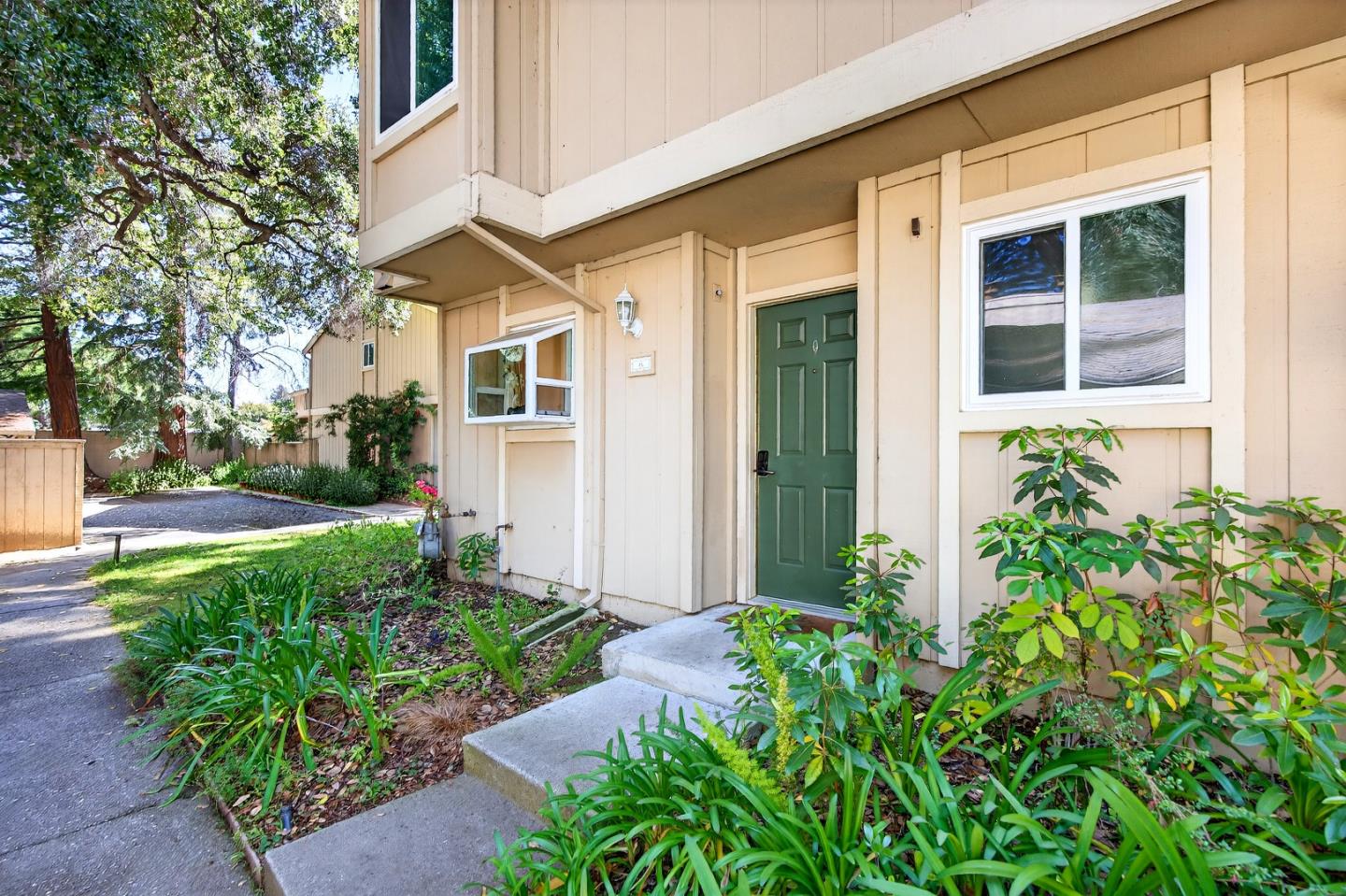 Detail Gallery Image 29 of 33 For 201 Flynn Ave #16,  Mountain View,  CA 94043 - 2 Beds | 2/1 Baths
