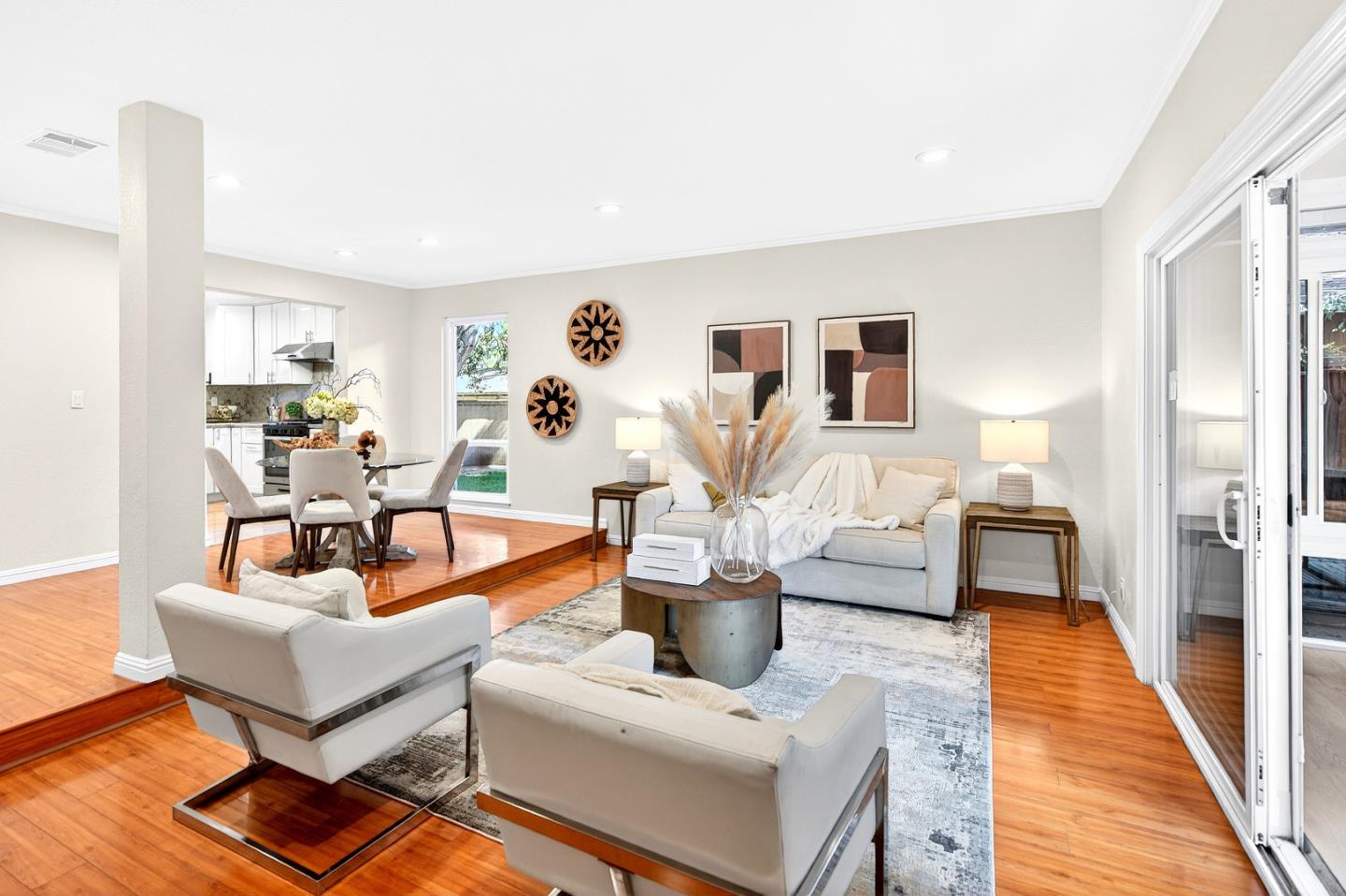 Detail Gallery Image 5 of 33 For 201 Flynn Ave #16,  Mountain View,  CA 94043 - 2 Beds | 2/1 Baths