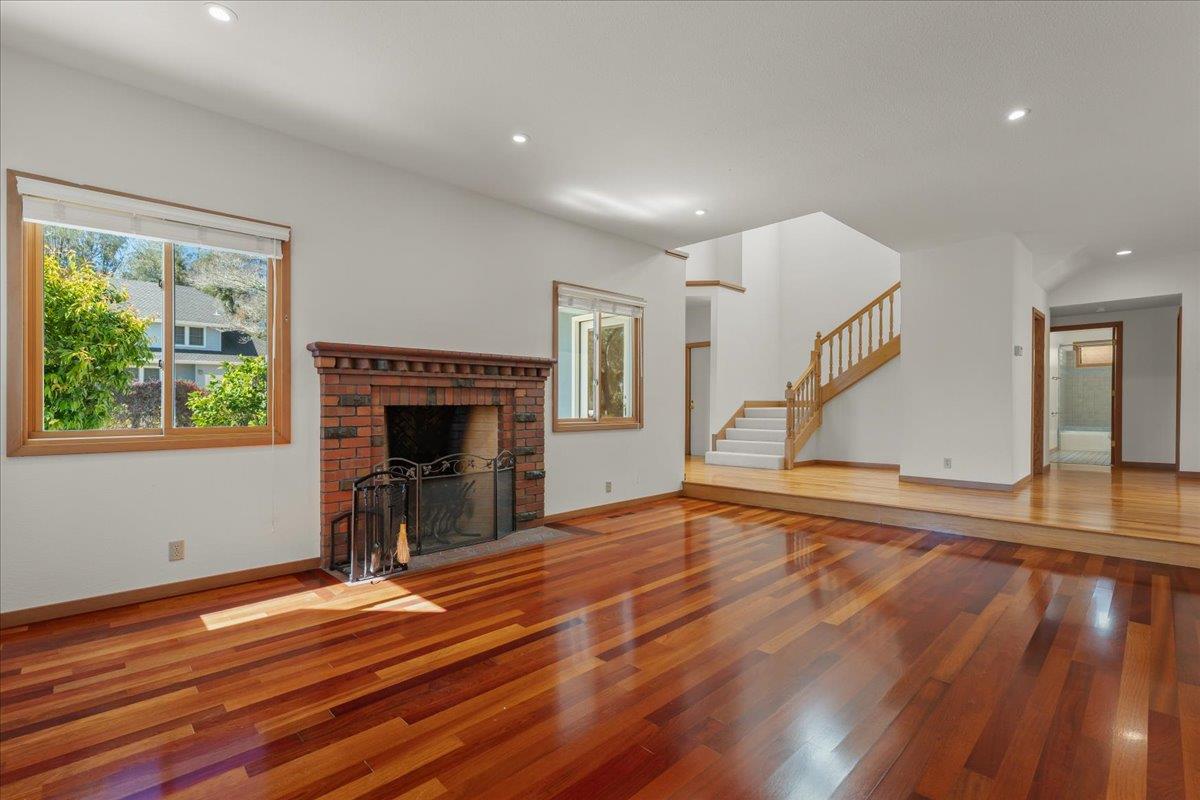 Detail Gallery Image 15 of 58 For 206 Ravenswood Ct, Santa Cruz,  CA 95060 - 3 Beds | 3 Baths