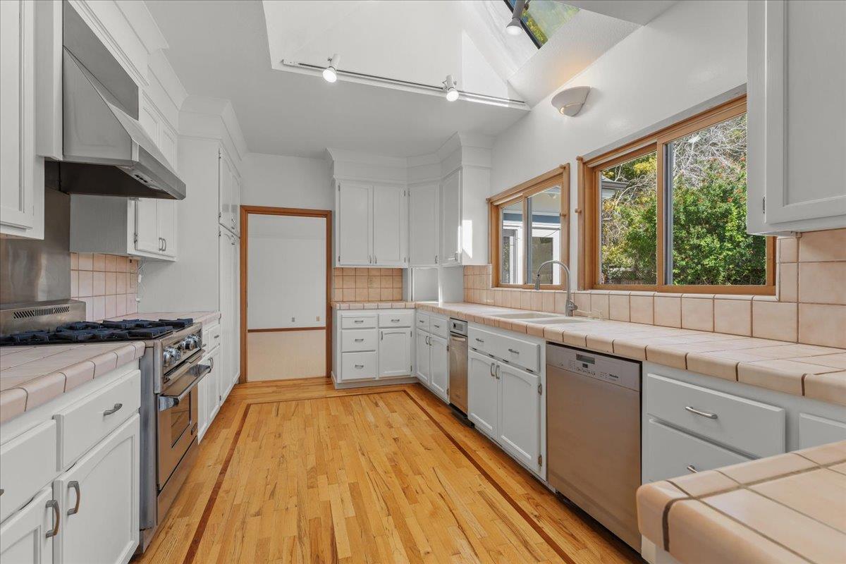 Detail Gallery Image 27 of 58 For 206 Ravenswood Ct, Santa Cruz,  CA 95060 - 3 Beds | 3 Baths