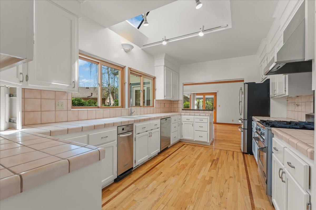 Detail Gallery Image 28 of 58 For 206 Ravenswood Ct, Santa Cruz,  CA 95060 - 3 Beds | 3 Baths