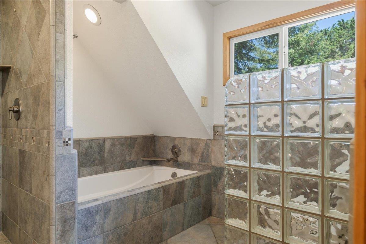 Detail Gallery Image 44 of 58 For 206 Ravenswood Ct, Santa Cruz,  CA 95060 - 3 Beds | 3 Baths