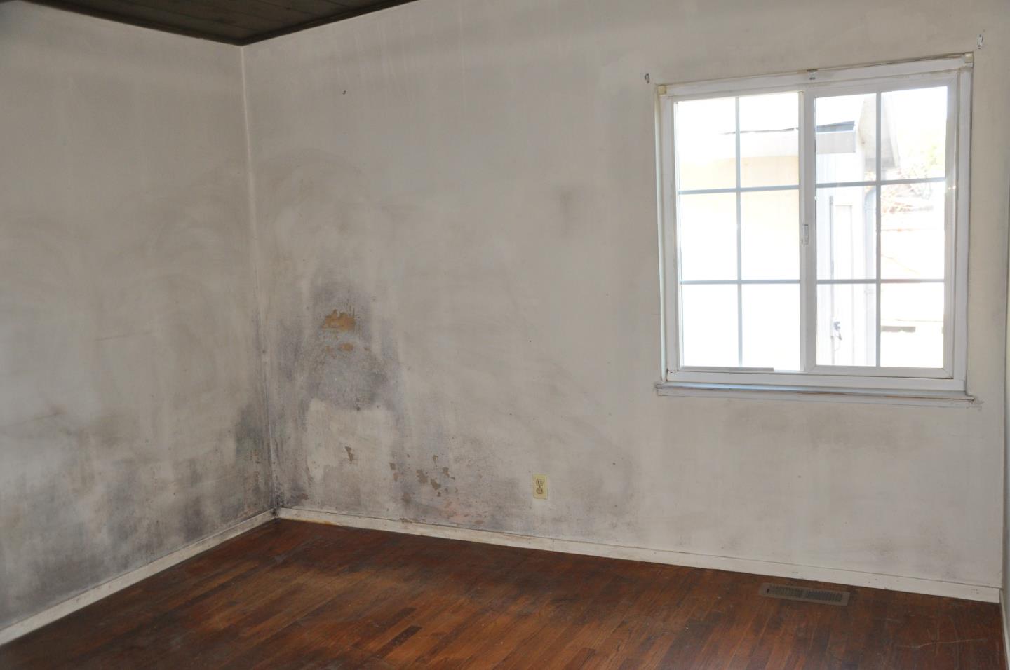 Detail Gallery Image 6 of 17 For 1795 Kammerer Ave, San Jose,  CA 95116 - 3 Beds | 1 Baths