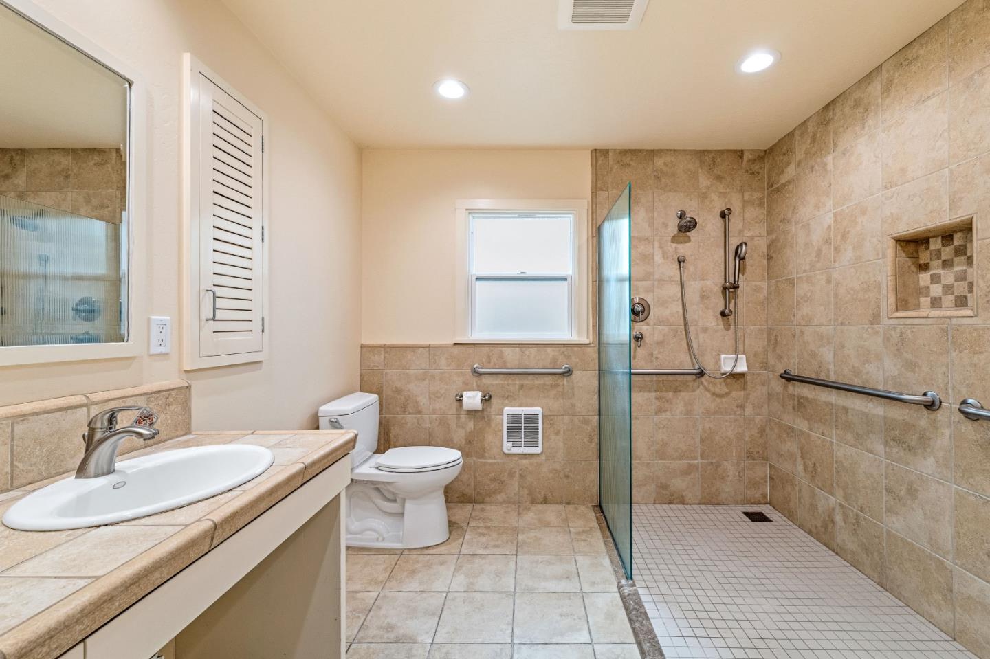 Detail Gallery Image 12 of 20 For 1132 Seaview Ave, Pacific Grove,  CA 93950 - 3 Beds | 2 Baths