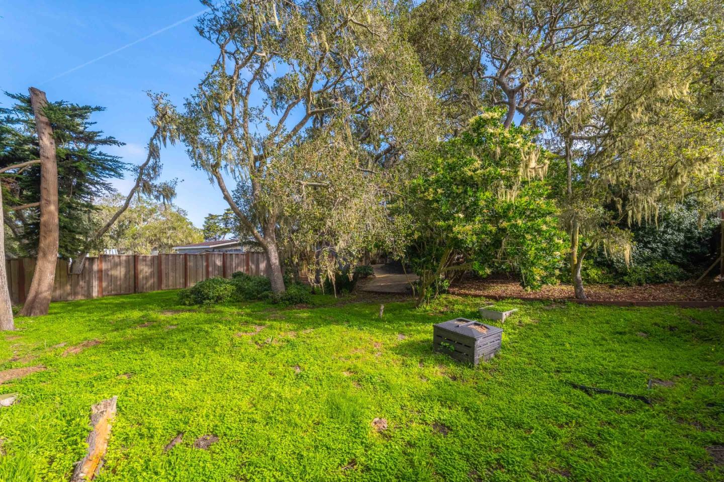 Detail Gallery Image 17 of 20 For 1132 Seaview Ave, Pacific Grove,  CA 93950 - 3 Beds | 2 Baths