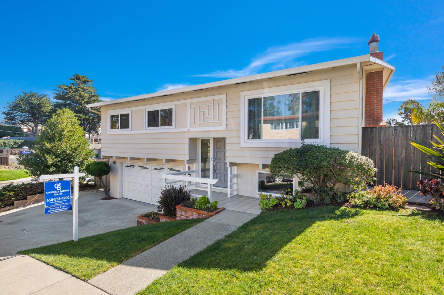 Detail Gallery Image 2 of 30 For 101 Elmwood Ct, San Bruno,  CA 94066 - 3 Beds | 3 Baths