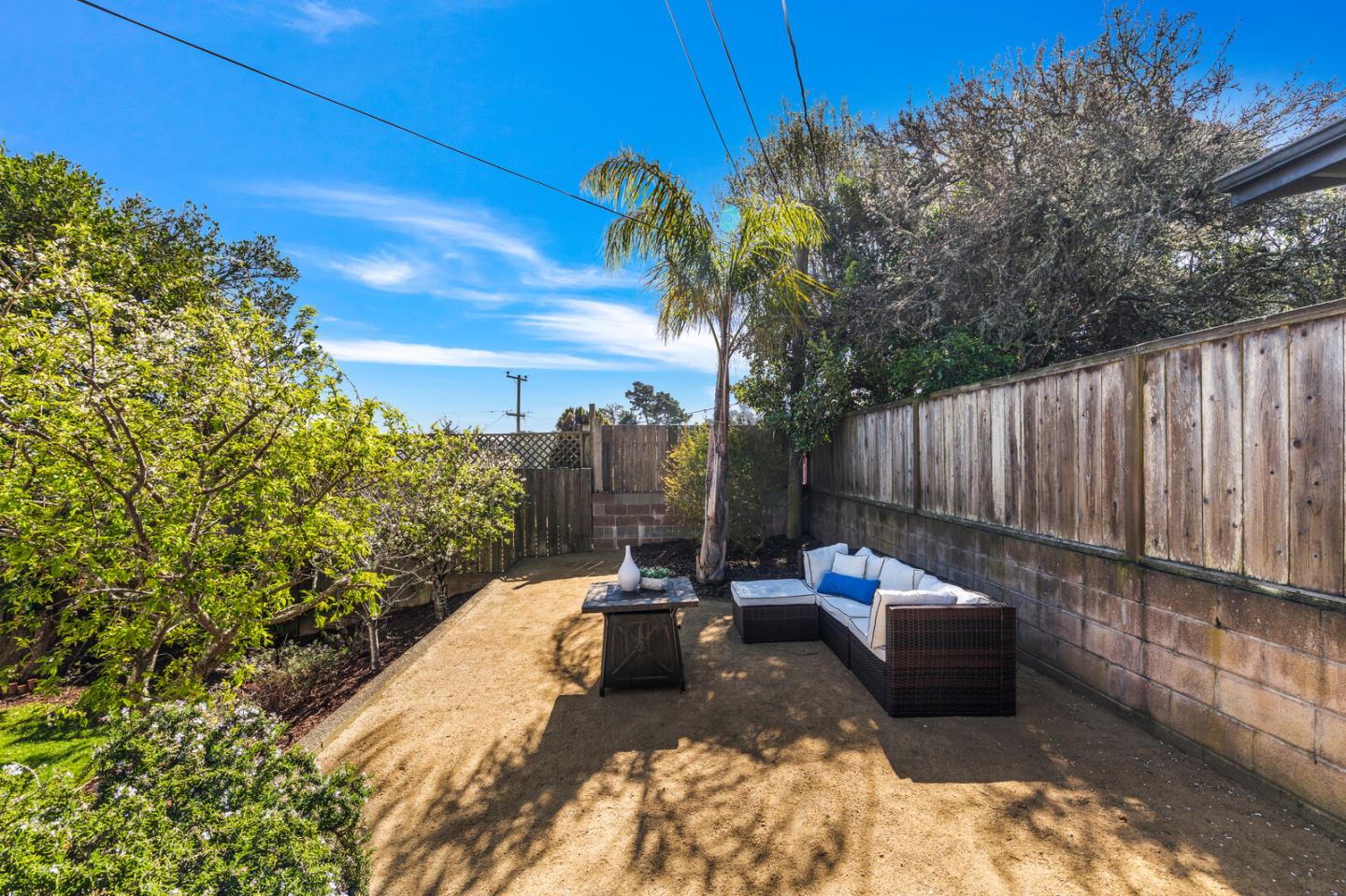 Detail Gallery Image 20 of 30 For 101 Elmwood Ct, San Bruno,  CA 94066 - 3 Beds | 3 Baths