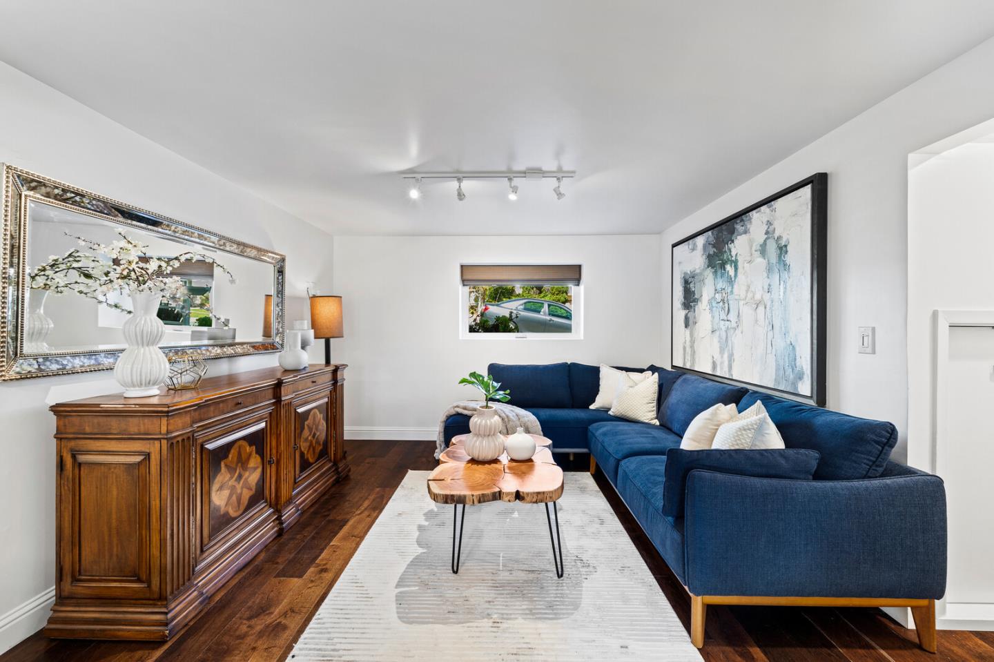 Detail Gallery Image 23 of 30 For 101 Elmwood Ct, San Bruno,  CA 94066 - 3 Beds | 3 Baths