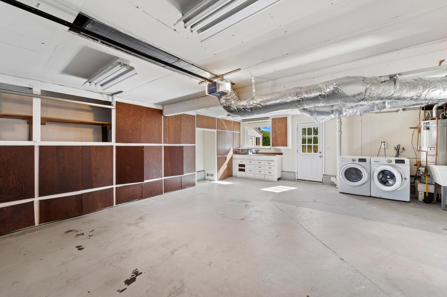 Detail Gallery Image 27 of 30 For 101 Elmwood Ct, San Bruno,  CA 94066 - 3 Beds | 3 Baths