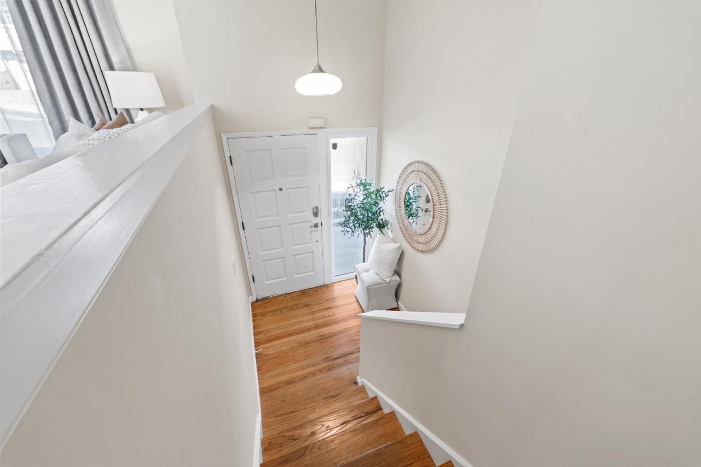 Detail Gallery Image 4 of 30 For 101 Elmwood Ct, San Bruno,  CA 94066 - 3 Beds | 3 Baths