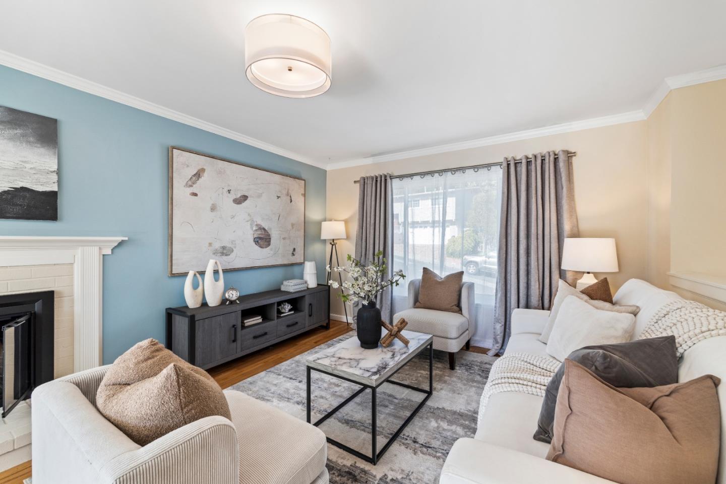 Detail Gallery Image 5 of 30 For 101 Elmwood Ct, San Bruno,  CA 94066 - 3 Beds | 3 Baths