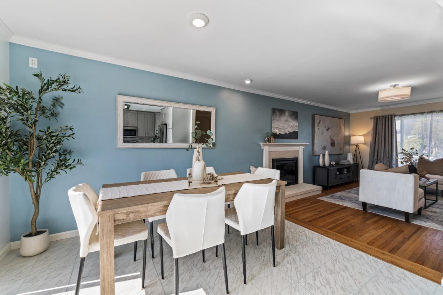 Detail Gallery Image 8 of 30 For 101 Elmwood Ct, San Bruno,  CA 94066 - 3 Beds | 3 Baths