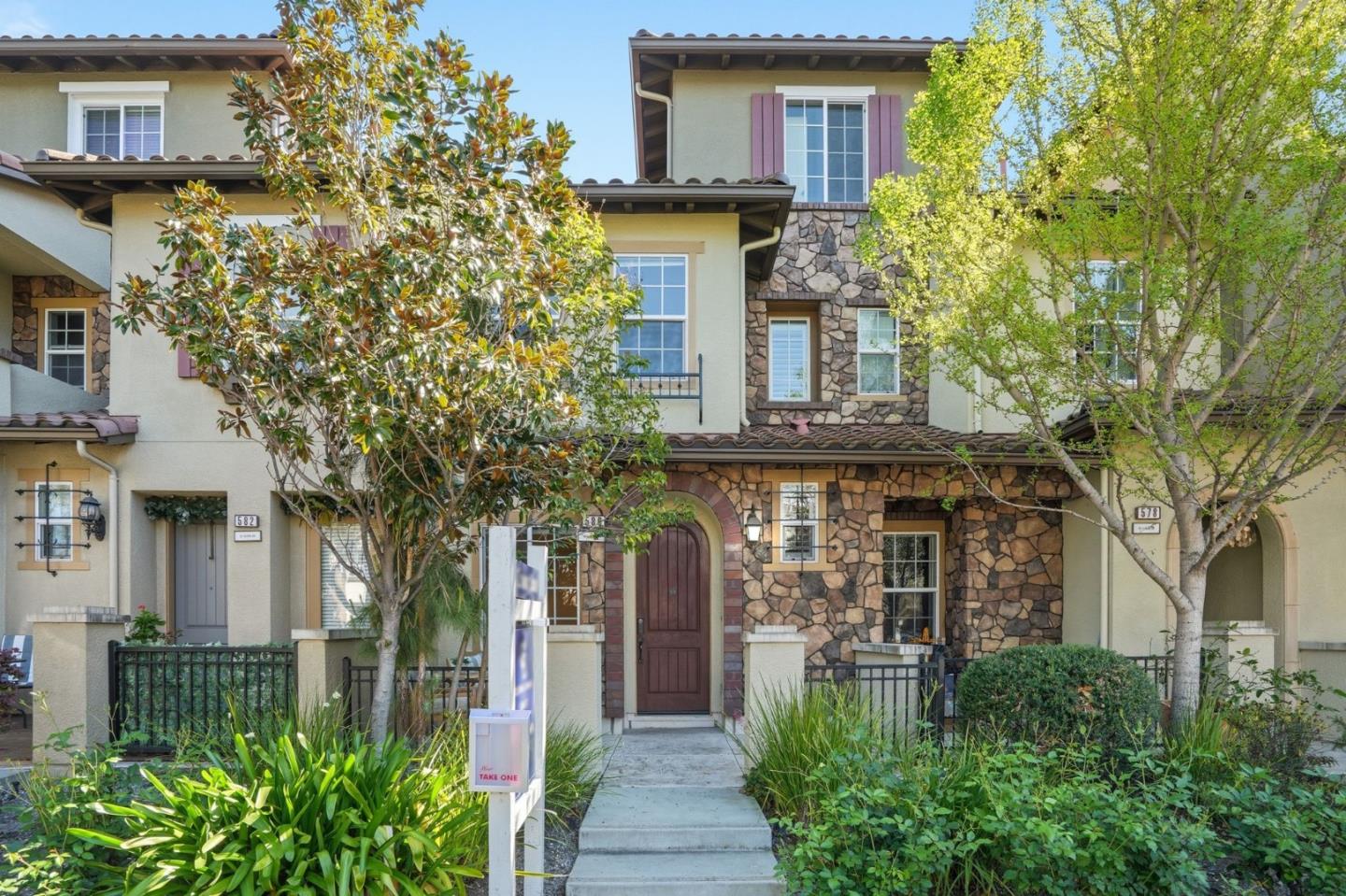 Detail Gallery Image 2 of 45 For 580 De Guigne Dr, Sunnyvale,  CA 94085 - 3 Beds | 3/1 Baths